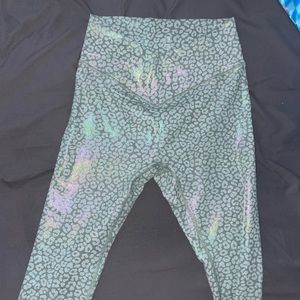 TYC NWOT iridescent cheetah print leggings